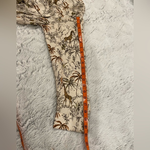 Zara TRF Collection - Giraffes Print Button down Blouse Size L - Picture 13 of 14